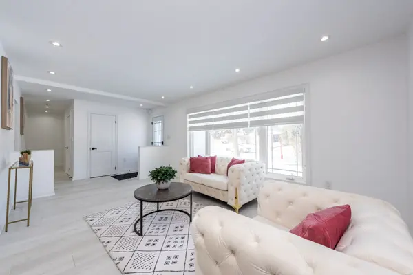 105 Avondale BLVD, Brampton, ON L6T 1H5