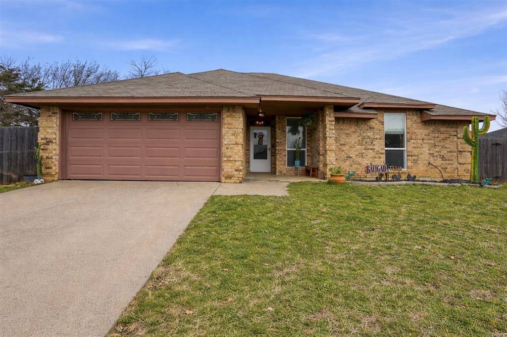 704 Daniels Drive, Crowley, TX 76036