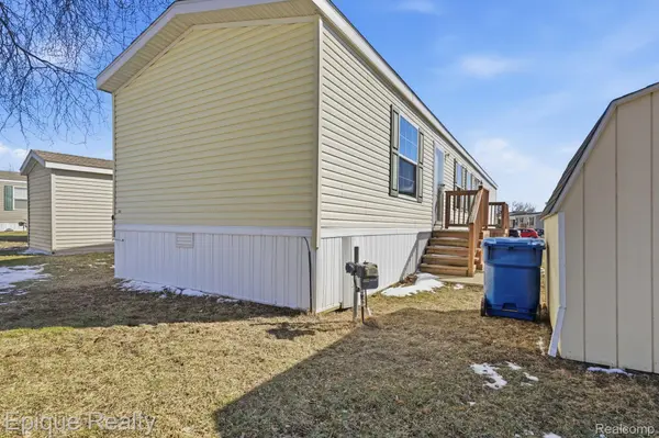 11 Legrand ST, Howell, MI 48843