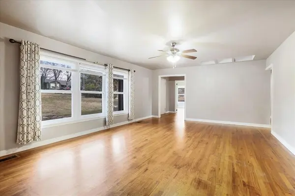 1528 W Day Street, Denison, TX 75020