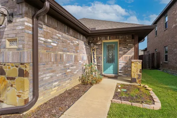 5505 Thunder Bay Drive, Fort Worth, TX 76119