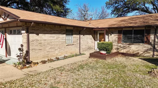 2600 Olympia Court, Arlington, TX 76013