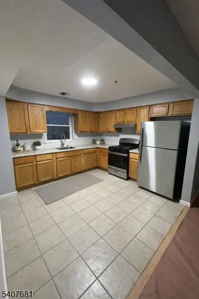 28 Branford St, Newark City, NJ 07114