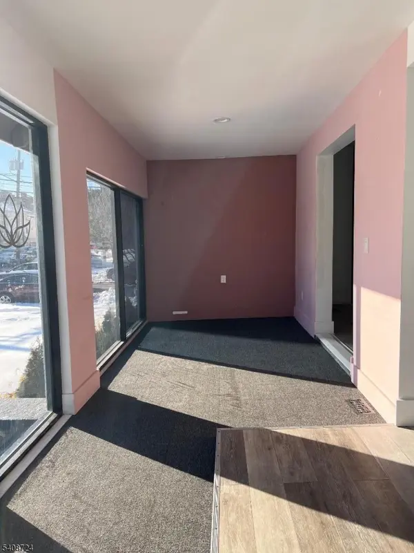 1335 North Ave, Elizabeth City, NJ 07208