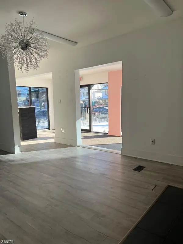 1335 North Ave, Elizabeth City, NJ 07208