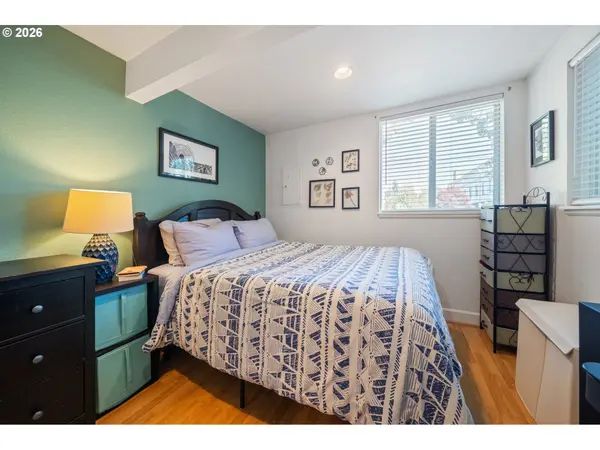 7302 N NEW YORK AVE #2, Portland, OR 97203