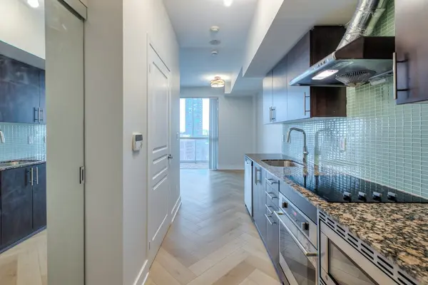 352 Front ST W #2009, Toronto C01, ON M5V 0K3