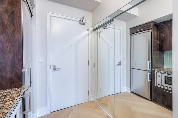 352 Front ST W #2009, Toronto C01, ON M5V 0K3