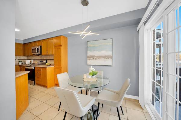 13 Summitridge CT, Brampton, ON L6P 2E5