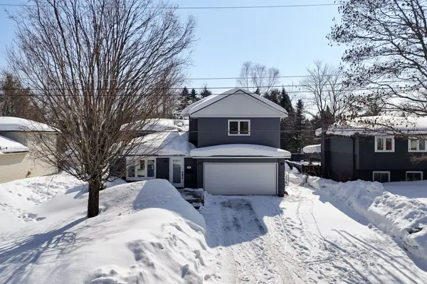 26 Maypark DR, Bracebridge, ON P1L 1C3