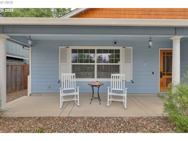 Veneta, OR 97487,25246 CORKY LN