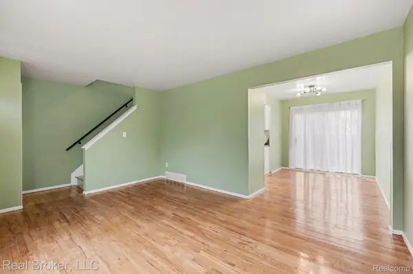 27618 Marcia AVE, Warren, MI 48093