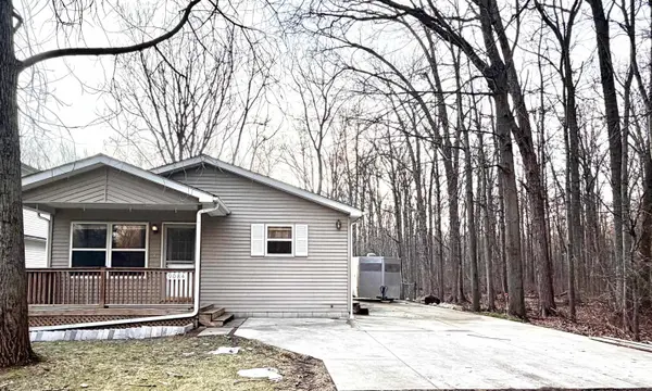 9084 Island DR, Clay Twp, MI 48001