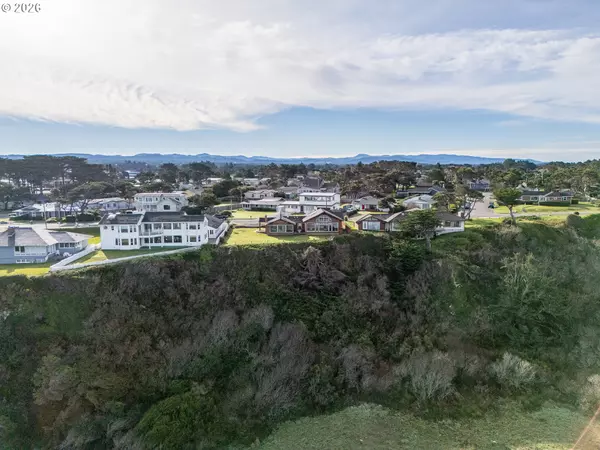 Bandon, OR 97411,880 OCEAN DR SW