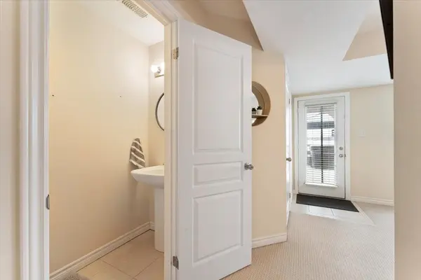 31 Mayland ST, Hamilton, ON L8J 0G4