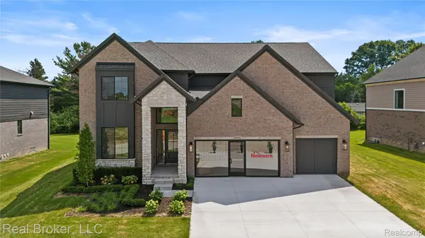 35704 Addison DR, New Baltimore, MI 48047