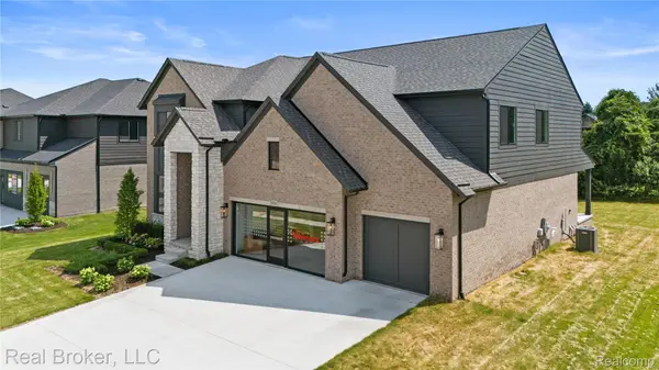 35704 Addison DR, New Baltimore, MI 48047