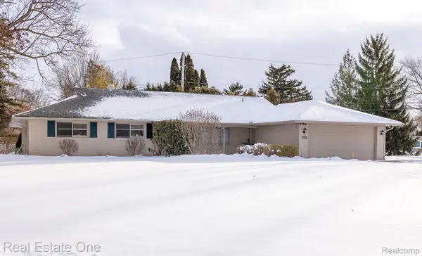 6407 Buxton CT, West Bloomfield Charter Township, MI 48322