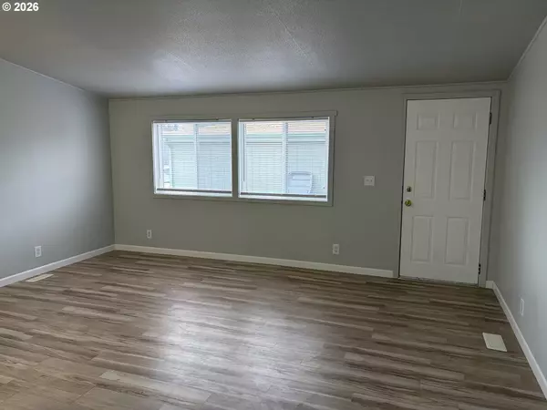 Creswell, OR 97426,700 N MILL ST #21