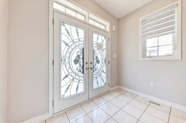 60 Westfield DR, Whitby, ON L1P 0E9