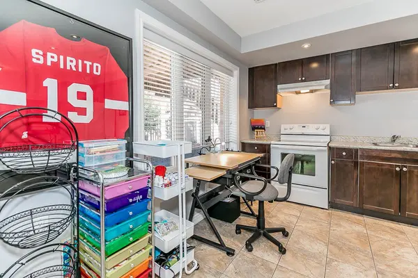 75 Aishford RD #Bsmt, Bradford West Gwillimbury, ON L3Z 3H9