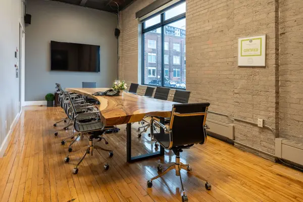 219 Dufferin ST #4A, Toronto W01, ON M6K 1Y9