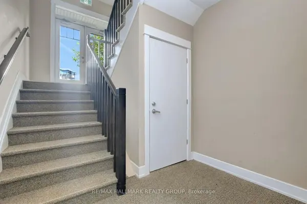486 Via Verona AVE #1, Barrhaven, ON K2J 6B3