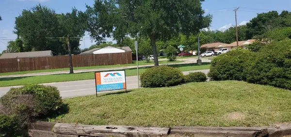 4861 Gus Thomasson Road, Mesquite, TX 75150