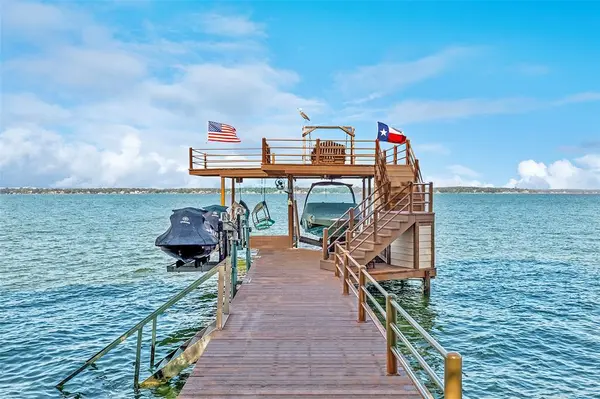 142 Peninsula Point Terrace, Mabank, TX 75156