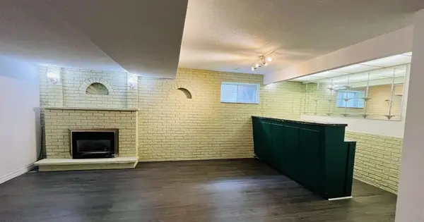 38 Weldrick RD W #Basement, Richmond Hill, ON L4C 3T8