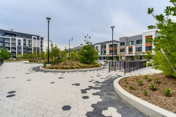 128 Grovewood Common N/A #609, Oakville, ON L6H 0X3