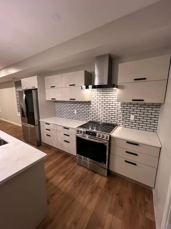 1371 Maxime ST #A, Cyrville - Carson Grove - Pineview, ON K1B 3L2