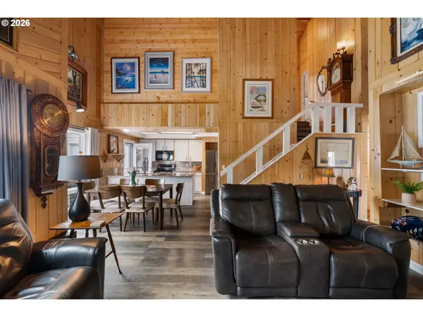 342 N Pacific ST, Rockaway Beach, OR 97136