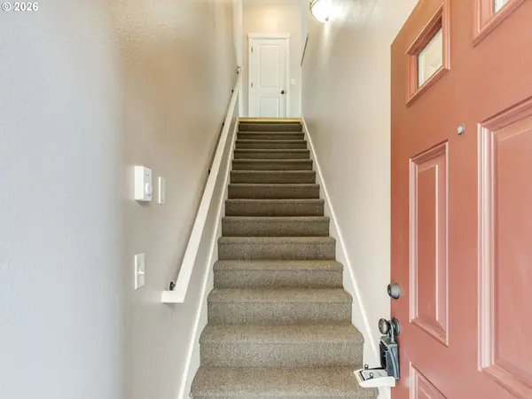 8139 NE ROCKNE WAY, Hillsboro, OR 97006