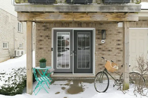 35 Mountford DR #104, Guelph, ON N1E 0G6