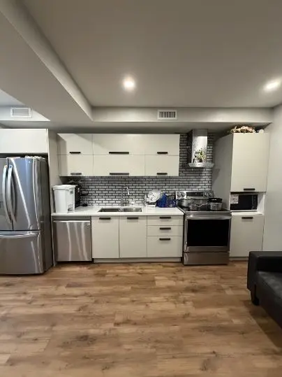 1377 Maxime ST #B, Cyrville - Carson Grove - Pineview, ON K1B 3L2