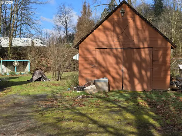 Castle Rock, WA 98611,208 BURMA RD