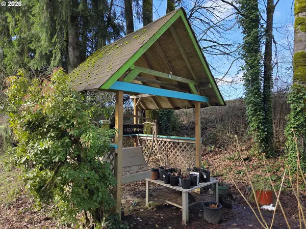 208 BURMA RD, Castle Rock, WA 98611