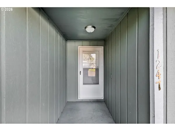 1247 Lottie LN NW, Salem, OR 97304