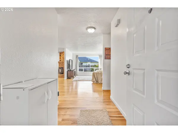 1247 Lottie LN NW, Salem, OR 97304