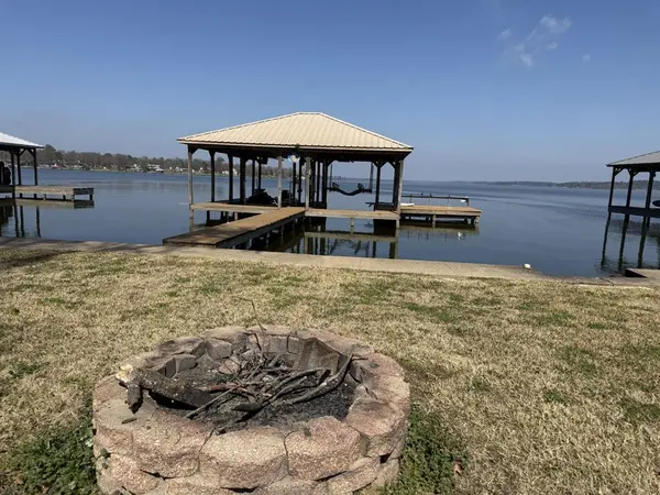 21821 Lakewood Lane, Chandler, TX 75758