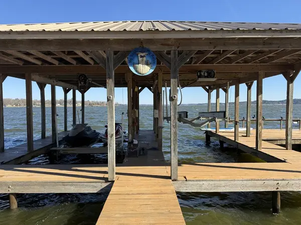 21821 Lakewood Lane, Chandler, TX 75758