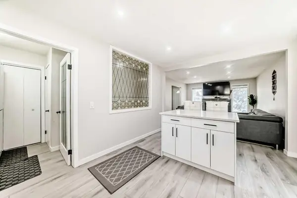 6712 23 AVE NE, Calgary, AB T1Y1V4