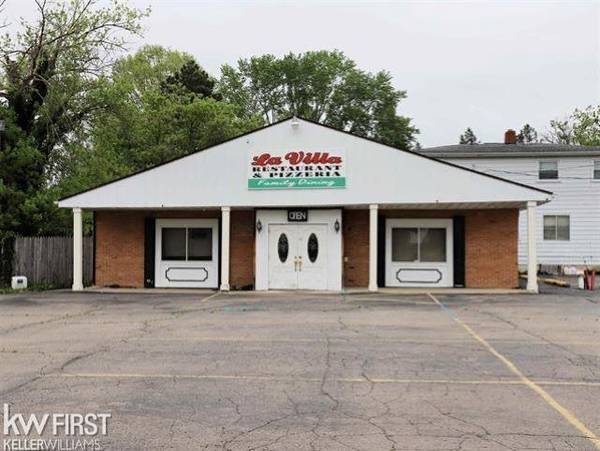 8372 N Saginaw ST, Genesee Twp, MI 48458