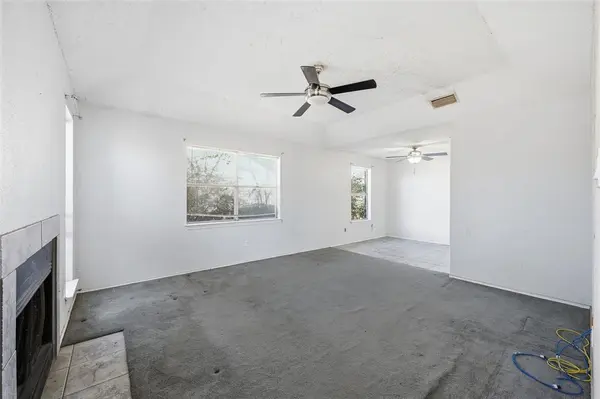 2910 Penny Lane, Euless, TX 76039