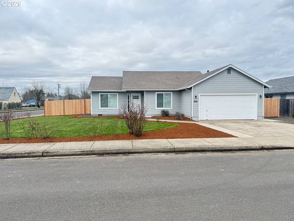 905 MONROE ST, Harrisburg, OR 97446