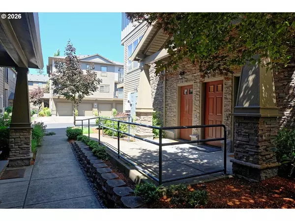 Hillsboro, OR 97003,618 NE GARSWOOD LN