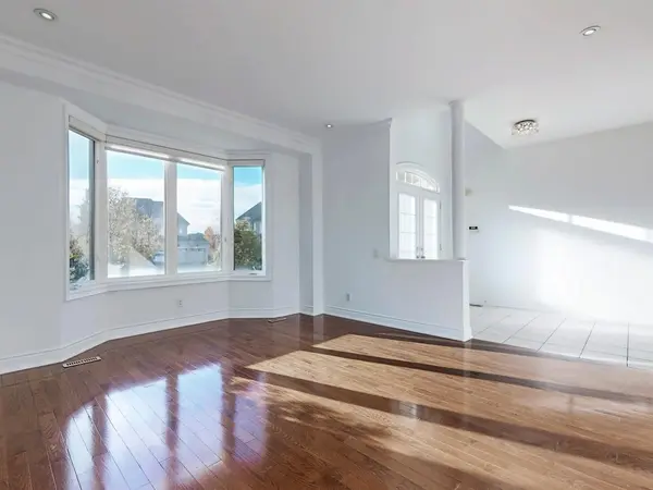 12 Sweet Valerie CT, Vaughan, ON L6A 0C6