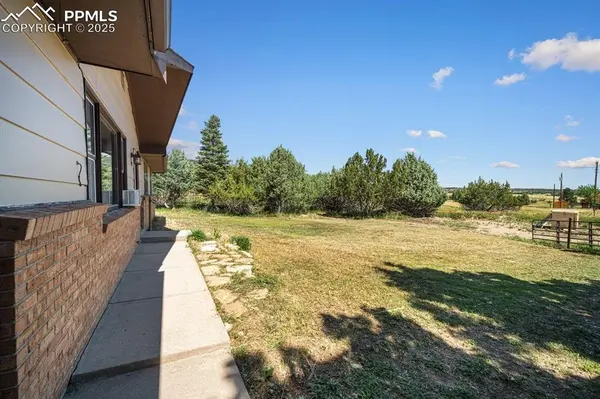 5097 Left Hand LN, Colorado City, CO 81019