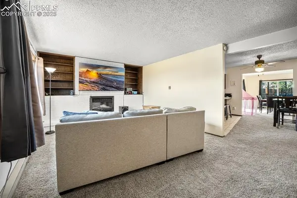 5097 Left Hand LN, Colorado City, CO 81019